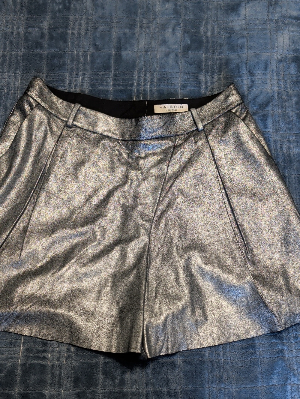 Halston Heritage Suade Silver Metallic Shade Shorts Sz 6